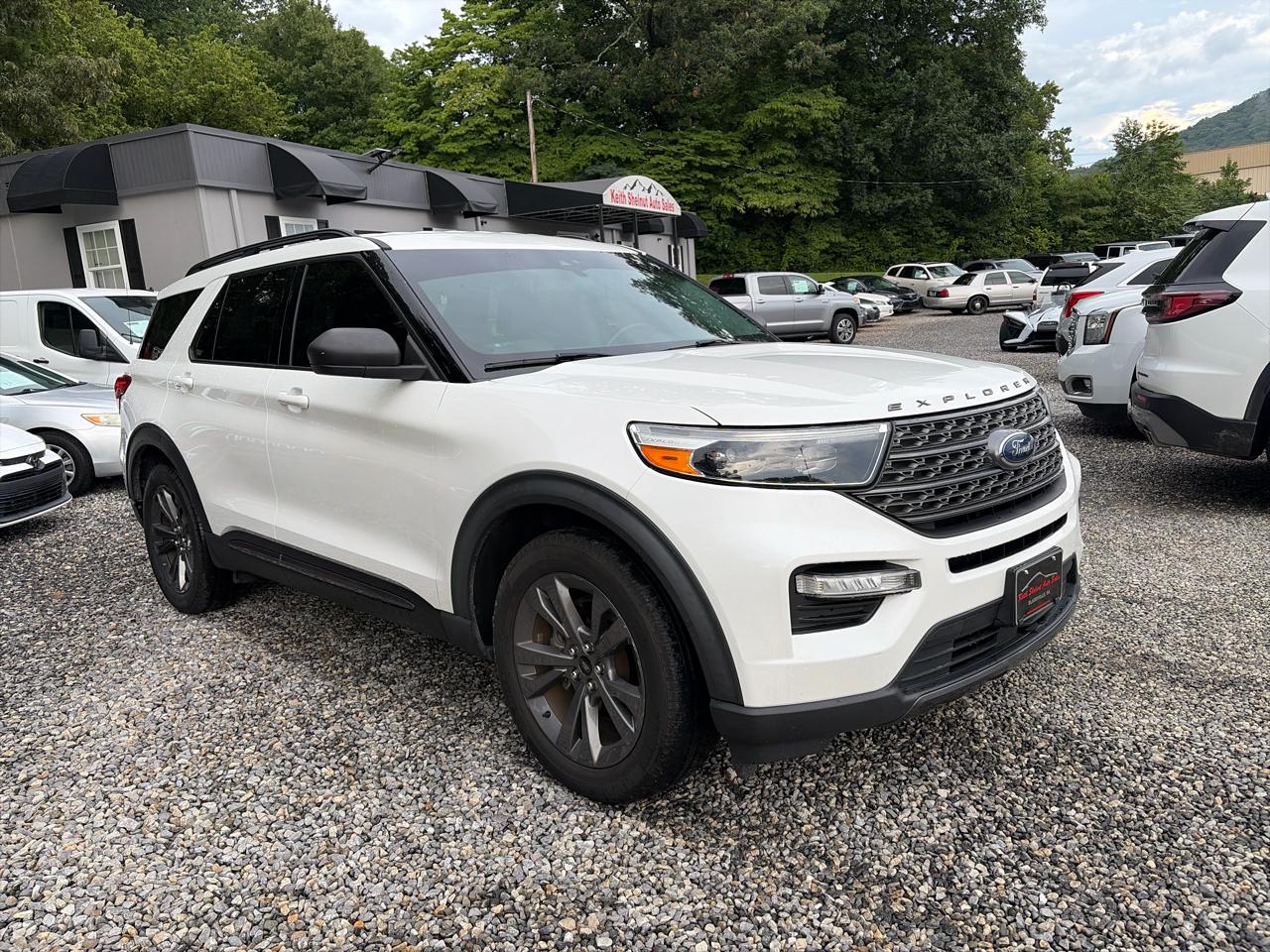 Ford Explorer photo 2