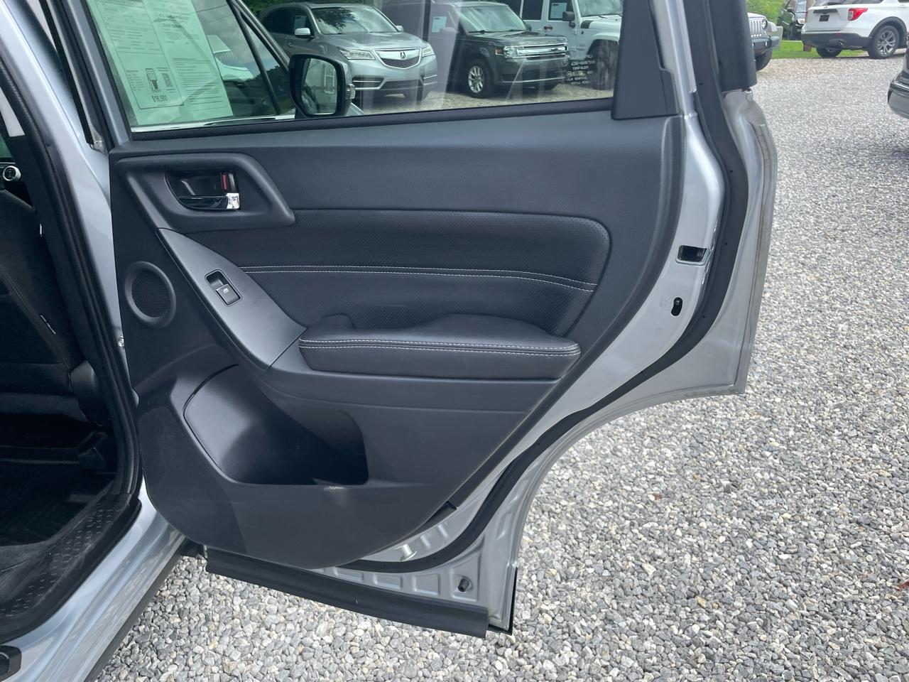 Subaru Forester 2.0XT Touring CVT 2017