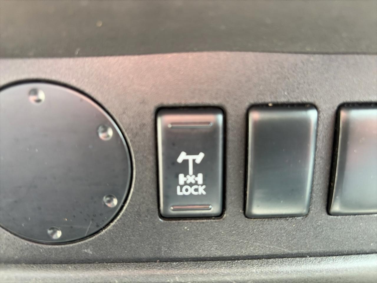 Nissan Frontier 2WD Crew Cab SWB Auto Nismo 2007