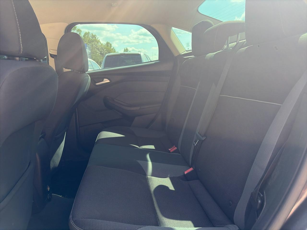 Ford Focus 4dr Sdn SE 2014
