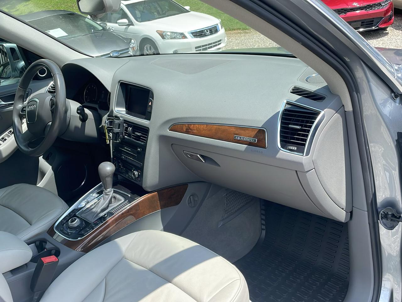 Audi Q5 quattro 4dr Prestige 2010