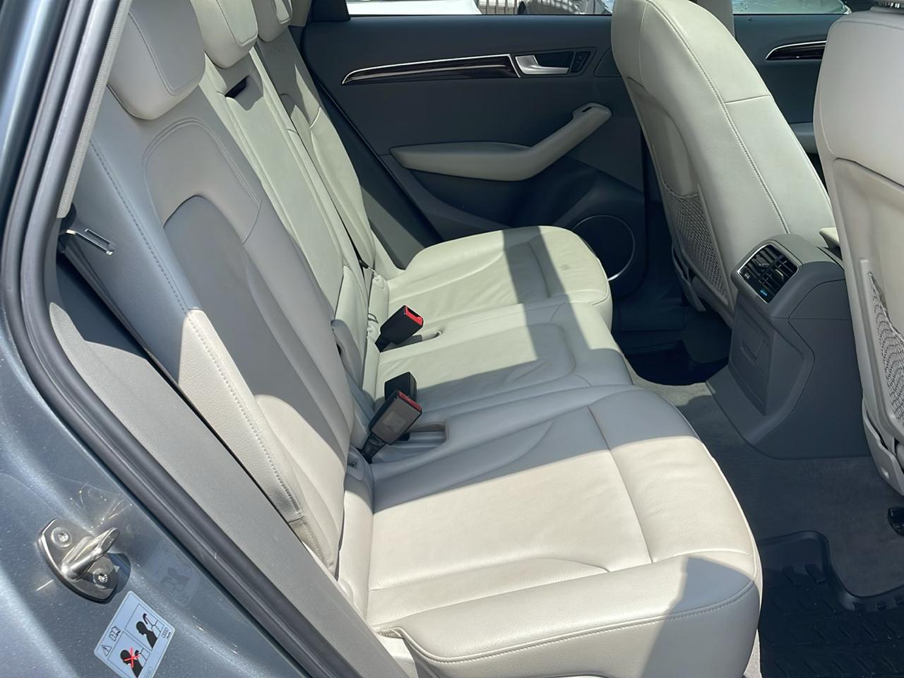 Audi Q5 quattro 4dr Prestige 2010