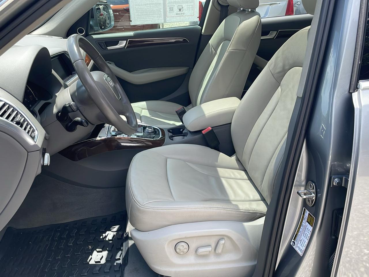 Audi Q5 quattro 4dr Prestige 2010