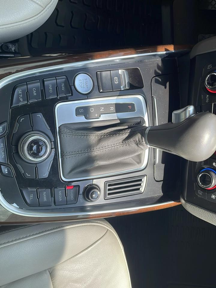 Audi Q5 quattro 4dr Prestige 2010