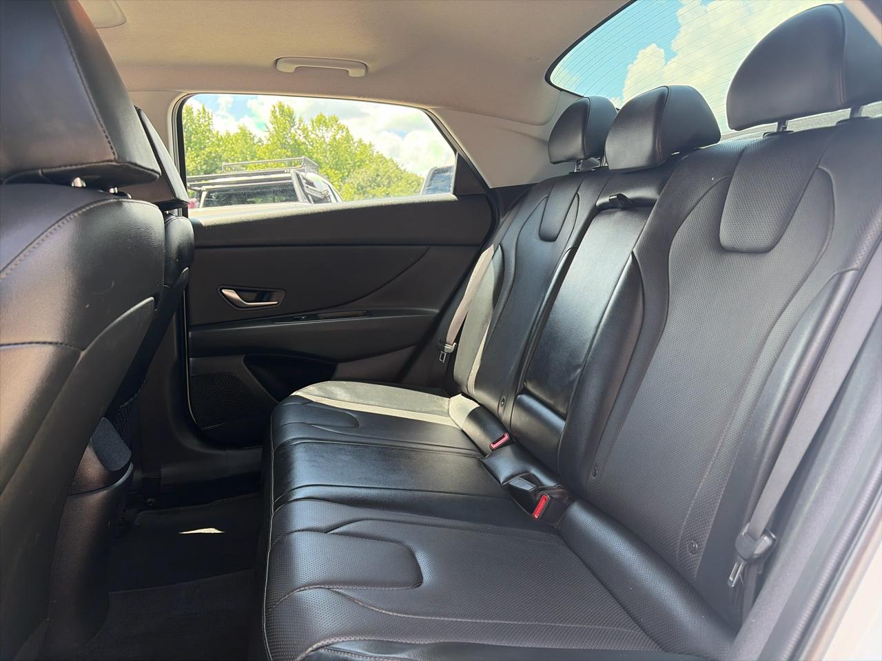 Hyundai Elantra Hybrid Limited DCT 2023