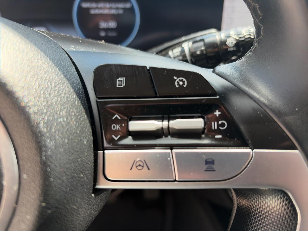 Hyundai Elantra Hybrid Limited DCT 2023