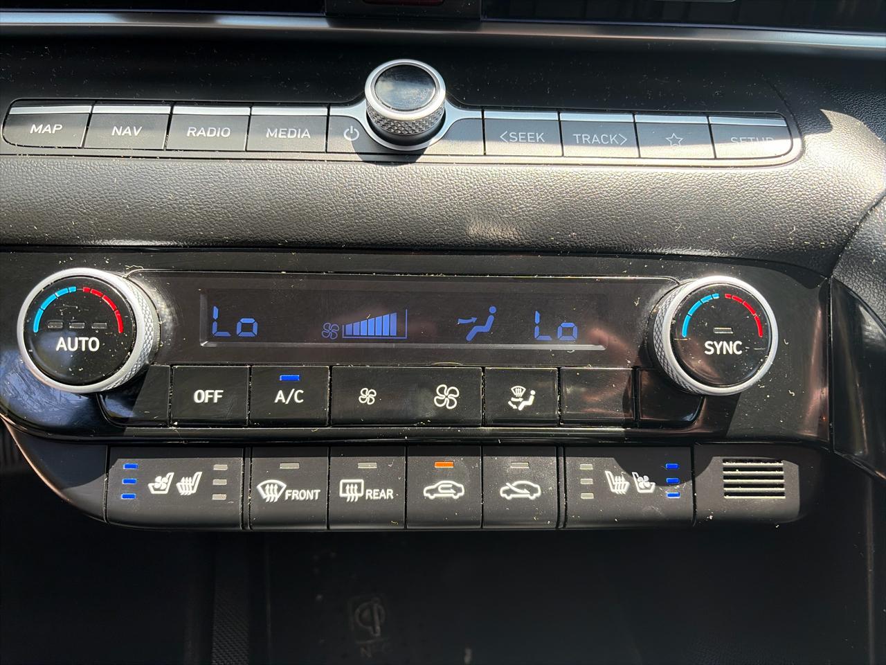 Hyundai Elantra Hybrid Limited DCT 2023