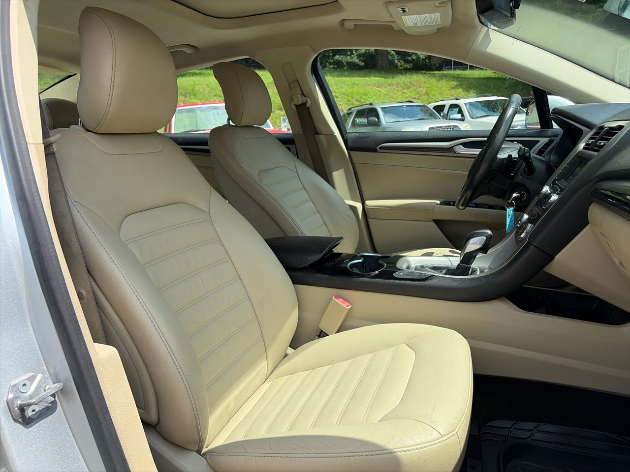 Ford Fusion 4dr Sdn SE FWD 2015
