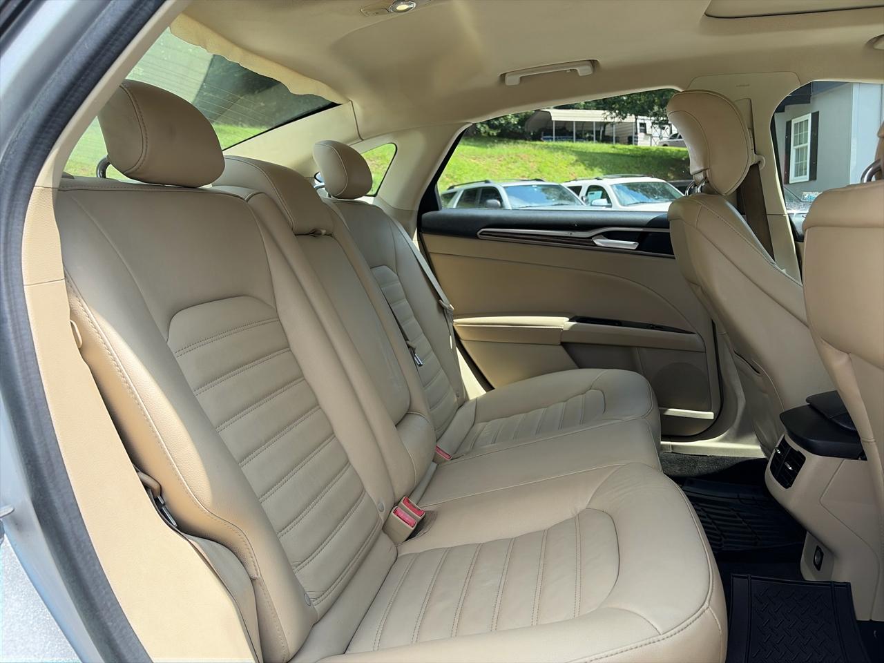 Ford Fusion 4dr Sdn SE FWD 2015