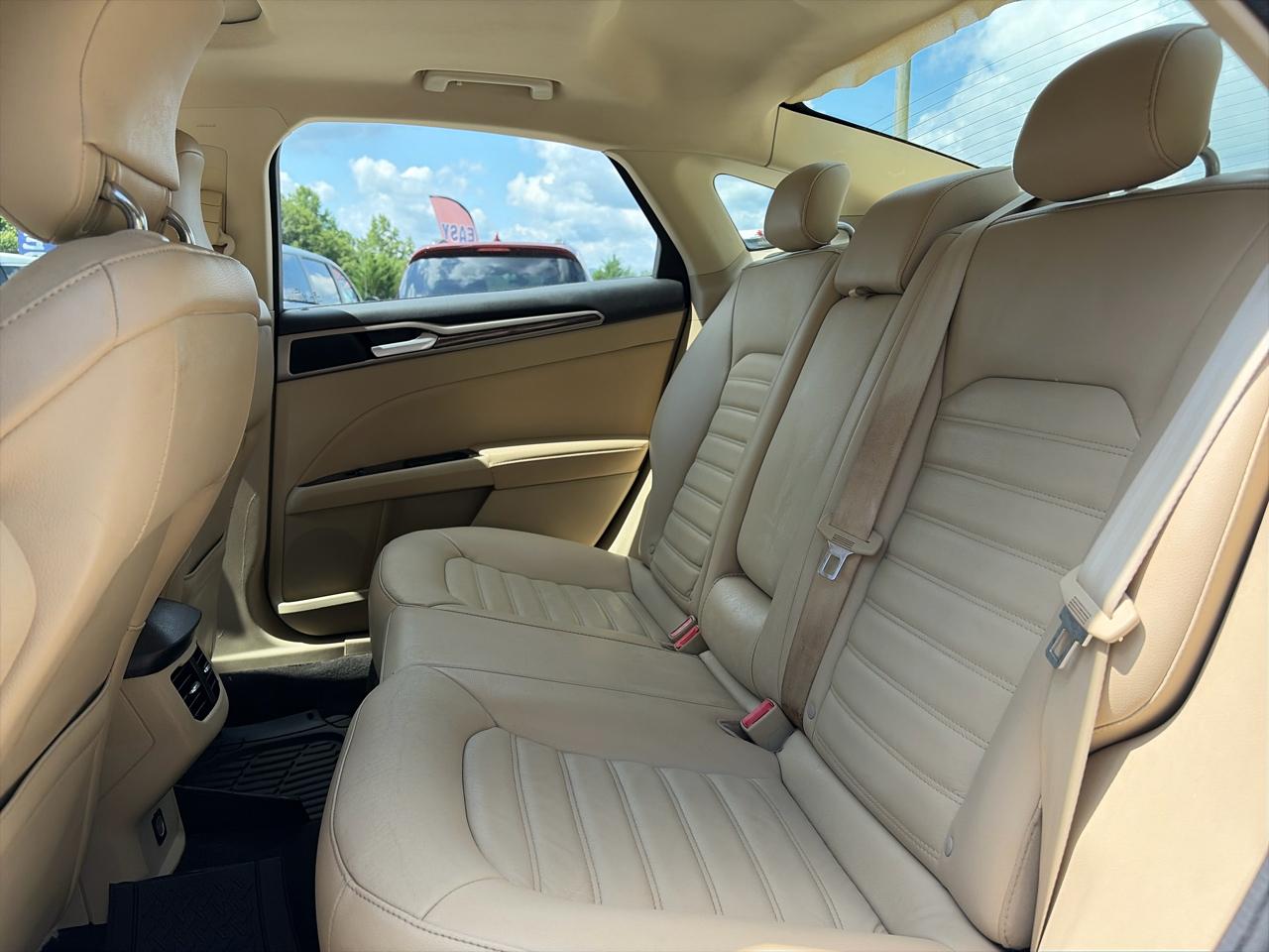 Ford Fusion 4dr Sdn SE FWD 2015