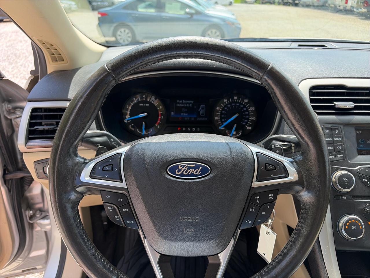 Ford Fusion 4dr Sdn SE FWD 2015