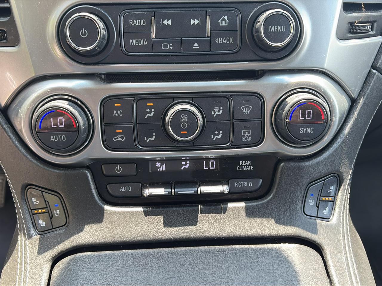 Chevrolet Suburban 4WD 4dr 1500 Premier 2018