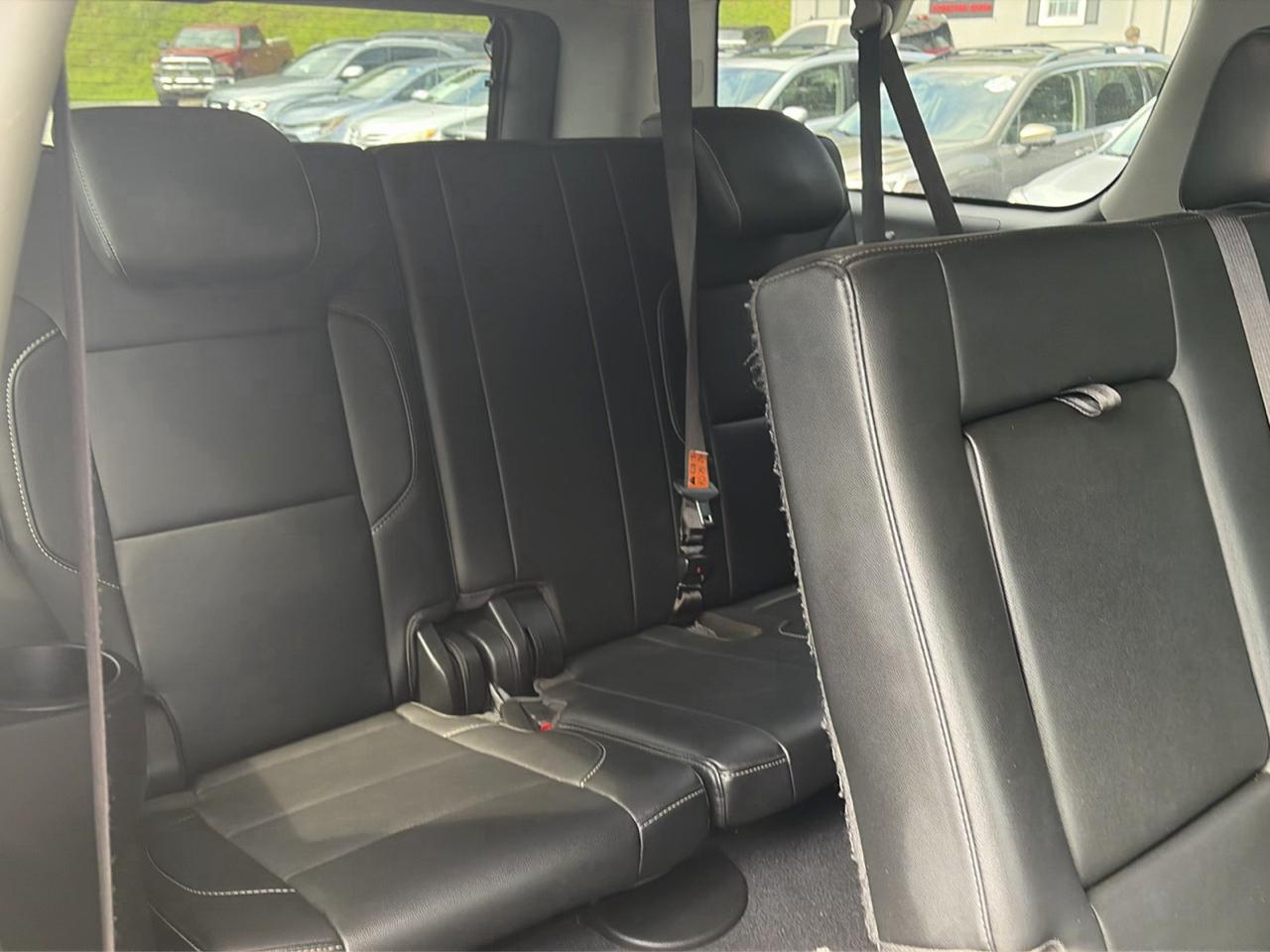Chevrolet Suburban 4WD 4dr 1500 LT 2019