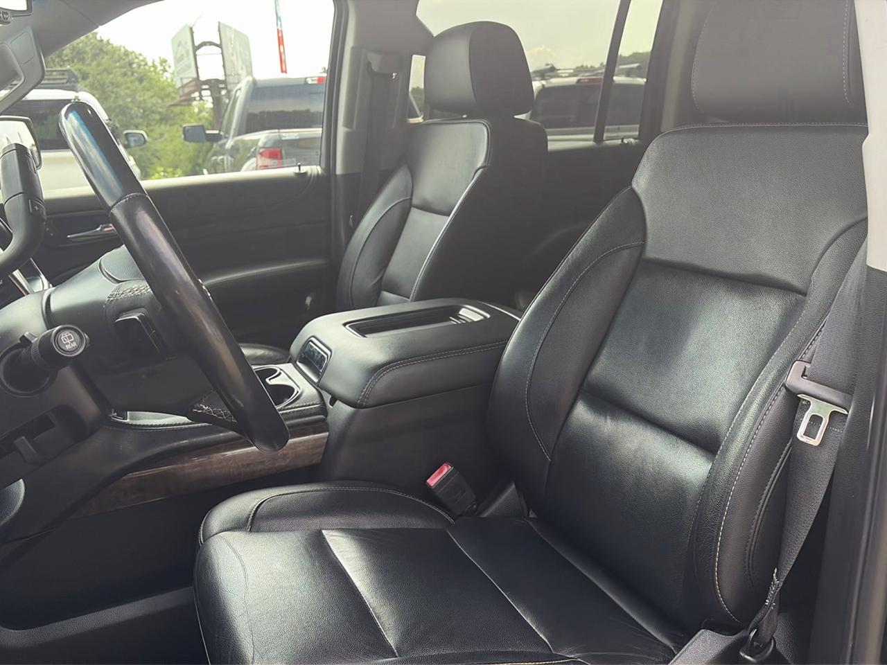 Chevrolet Suburban 4WD 4dr 1500 LT 2019