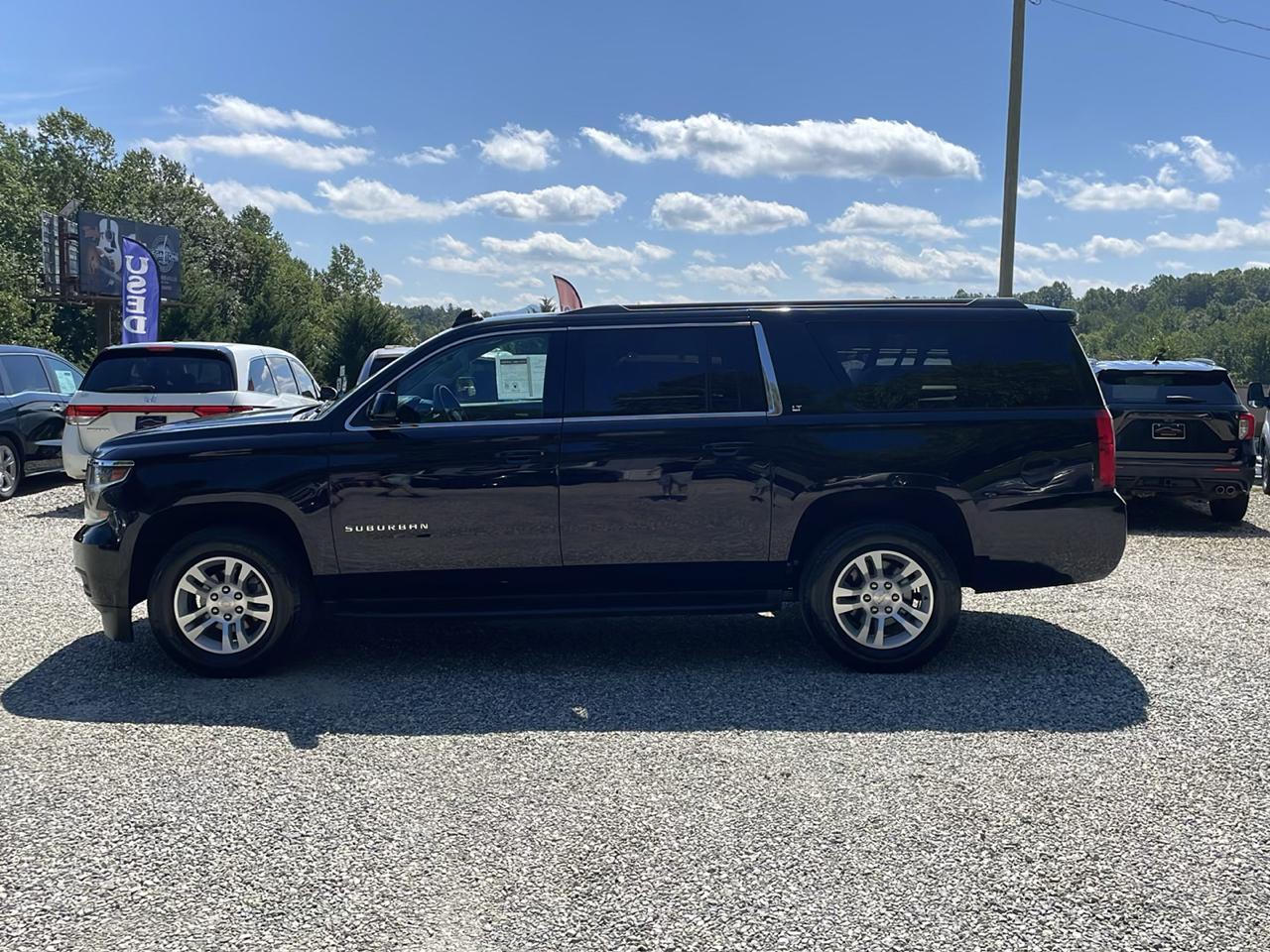 Chevrolet Suburban photo 4