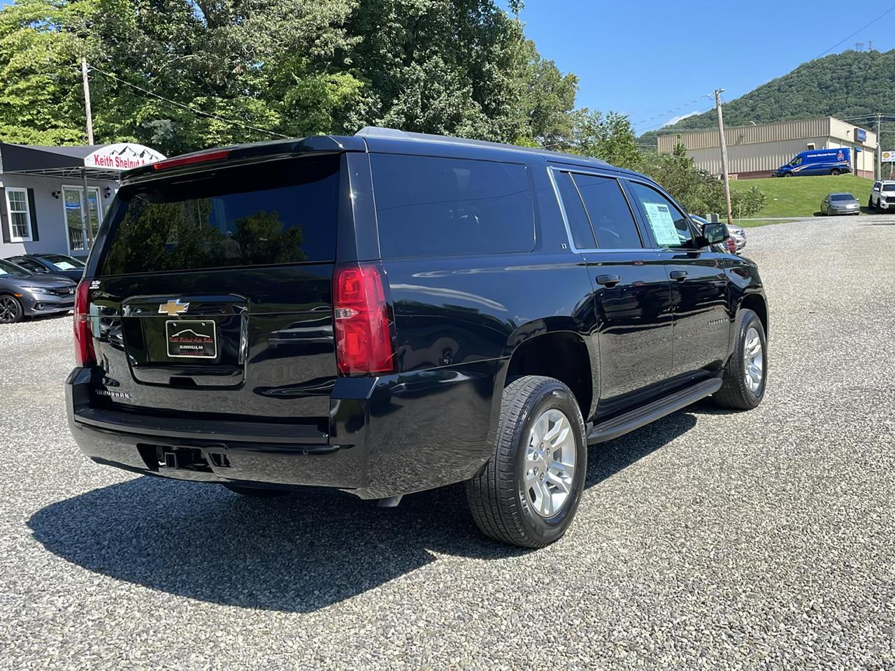Chevrolet Suburban photo 6