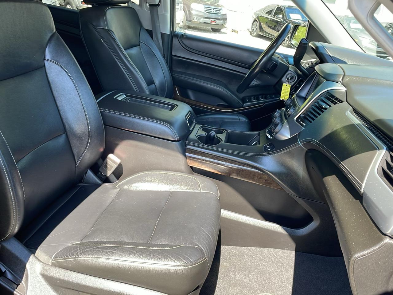Chevrolet Suburban photo 10