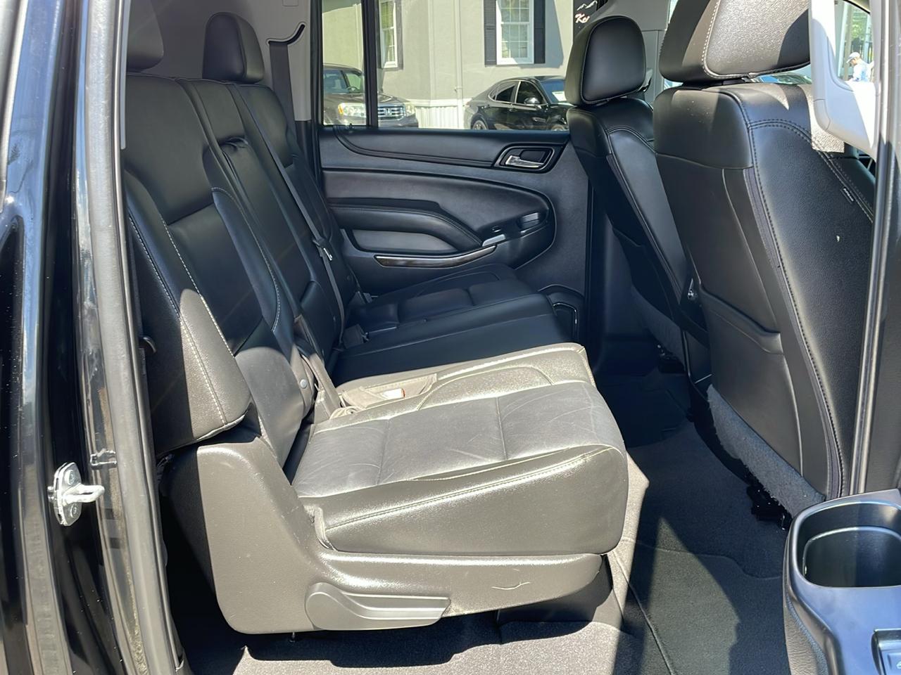 Chevrolet Suburban photo 13