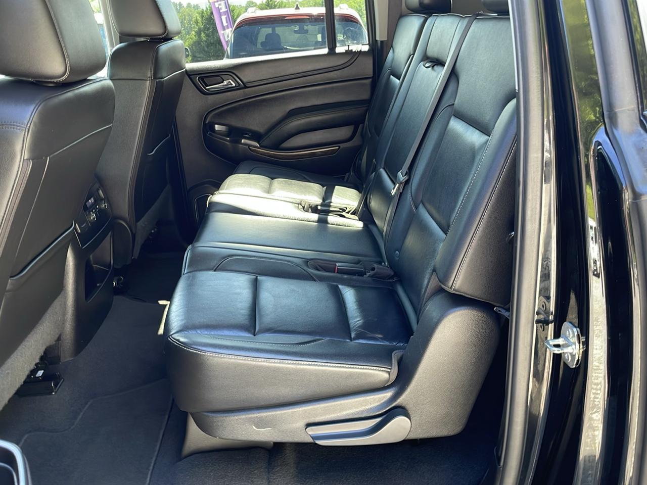 Chevrolet Suburban photo 20