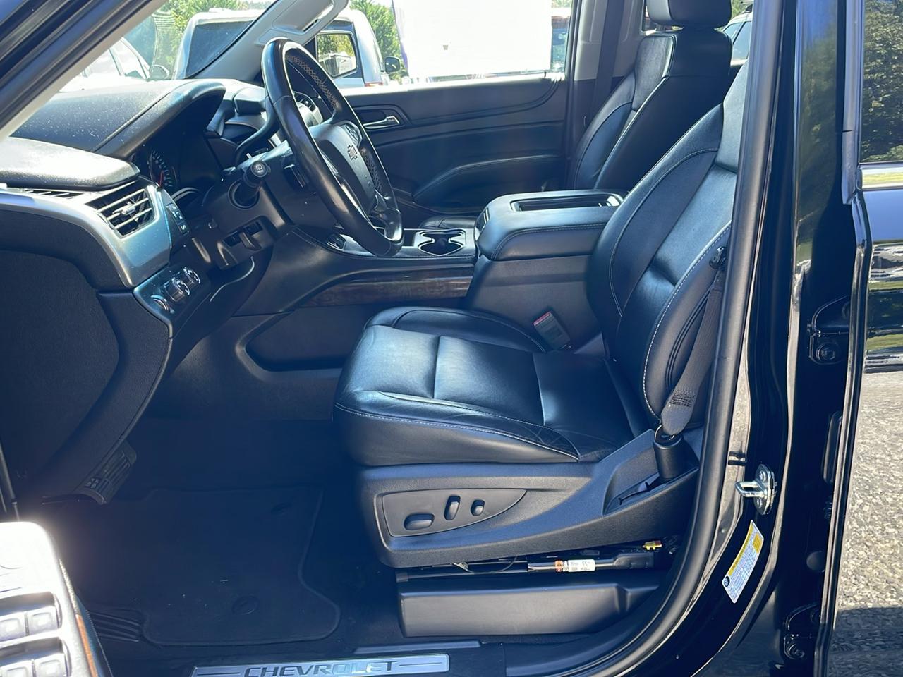 Chevrolet Suburban photo 24