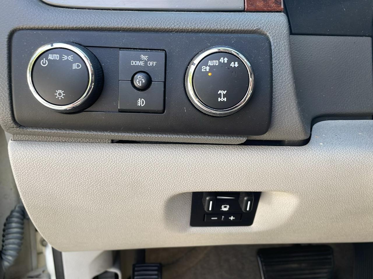 Chevrolet Tahoe 4WD 4dr LTZ 2014