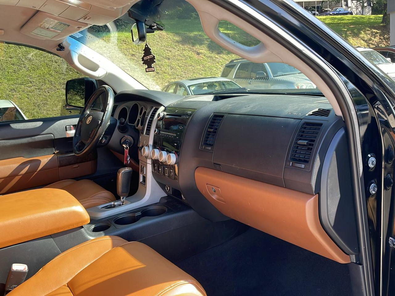 Toyota Tundra 4WD Truck CrewMax 5.7L V8 6-Spd AT LTD (Natl) 2008