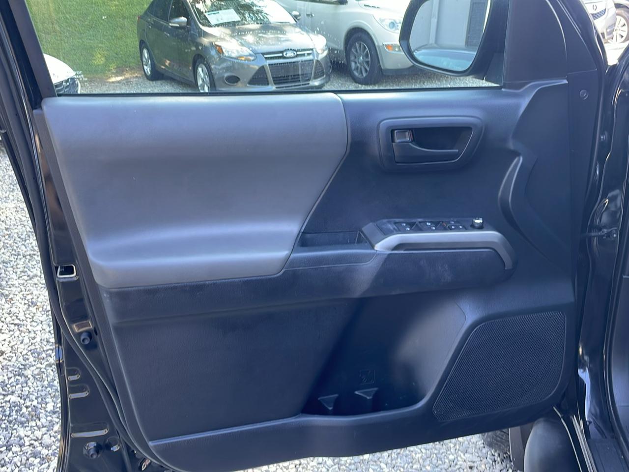Toyota Tacoma 4WD Double Cab V6 AT SR5 (Natl) 2018