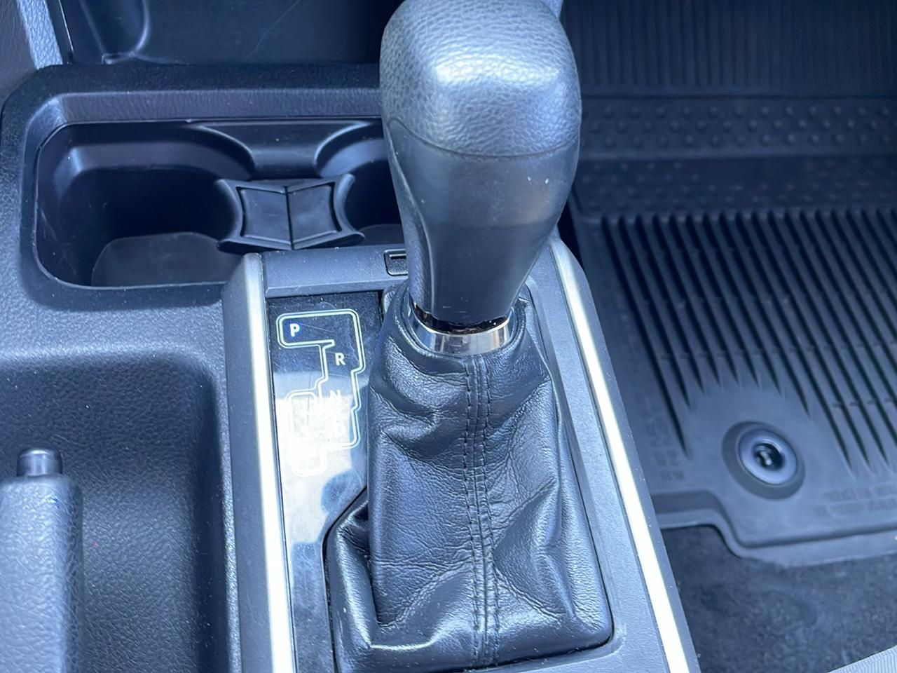 Toyota Tacoma 4WD Double Cab V6 AT SR5 (Natl) 2018