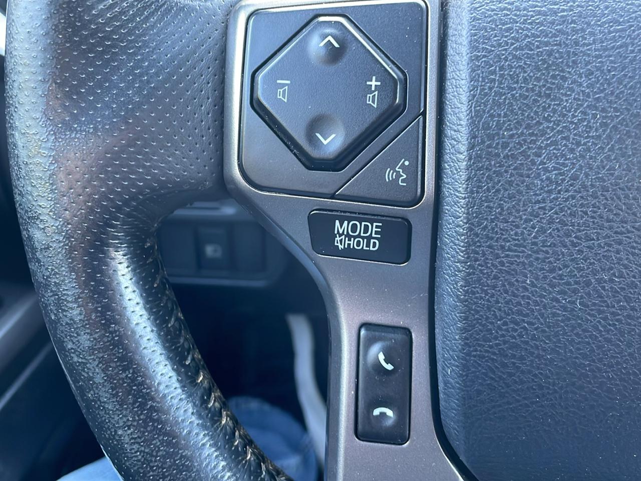 Toyota Tacoma 4WD Double Cab V6 AT SR5 (Natl) 2018
