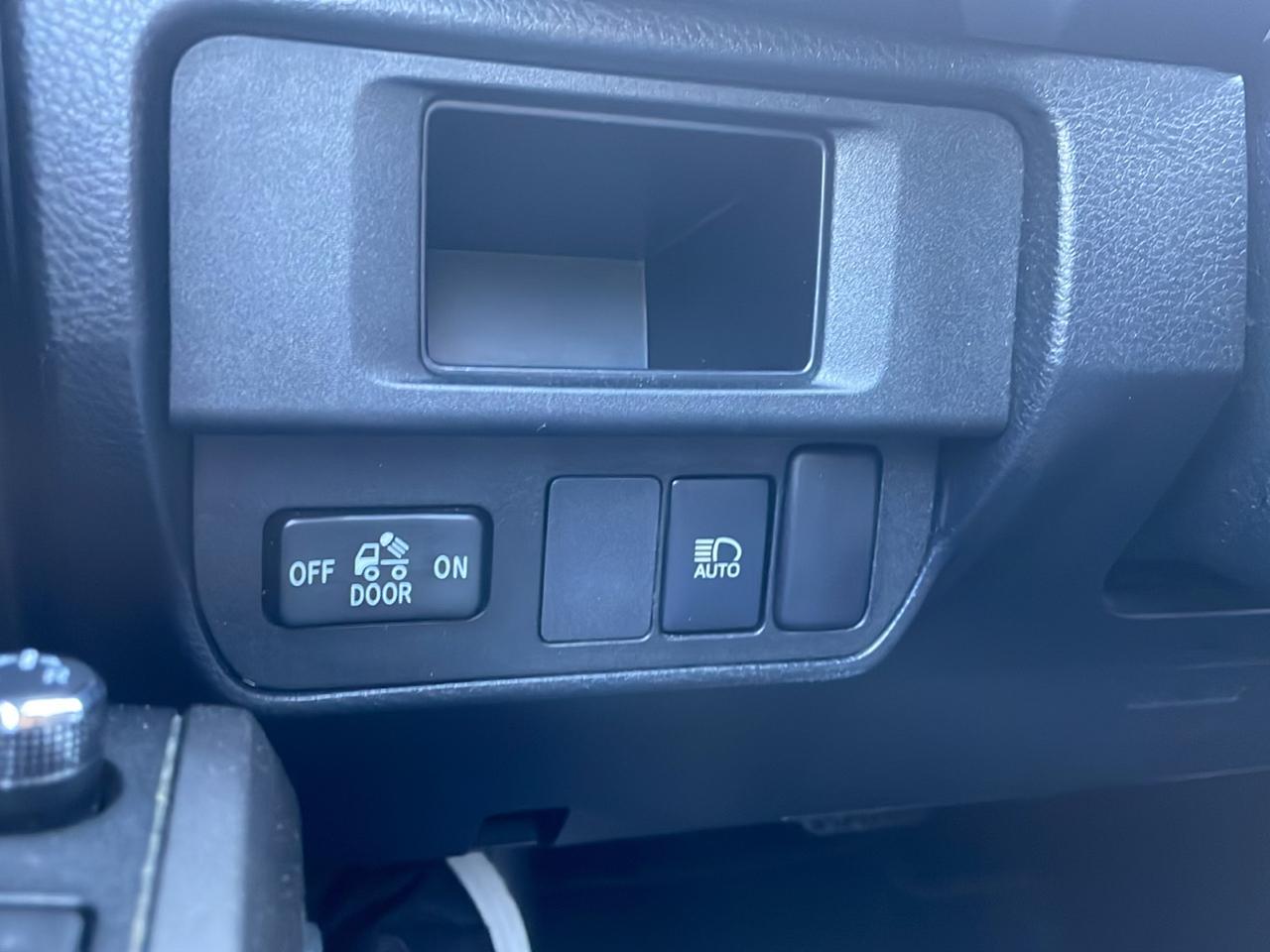 Toyota Tacoma 4WD Double Cab V6 AT SR5 (Natl) 2018