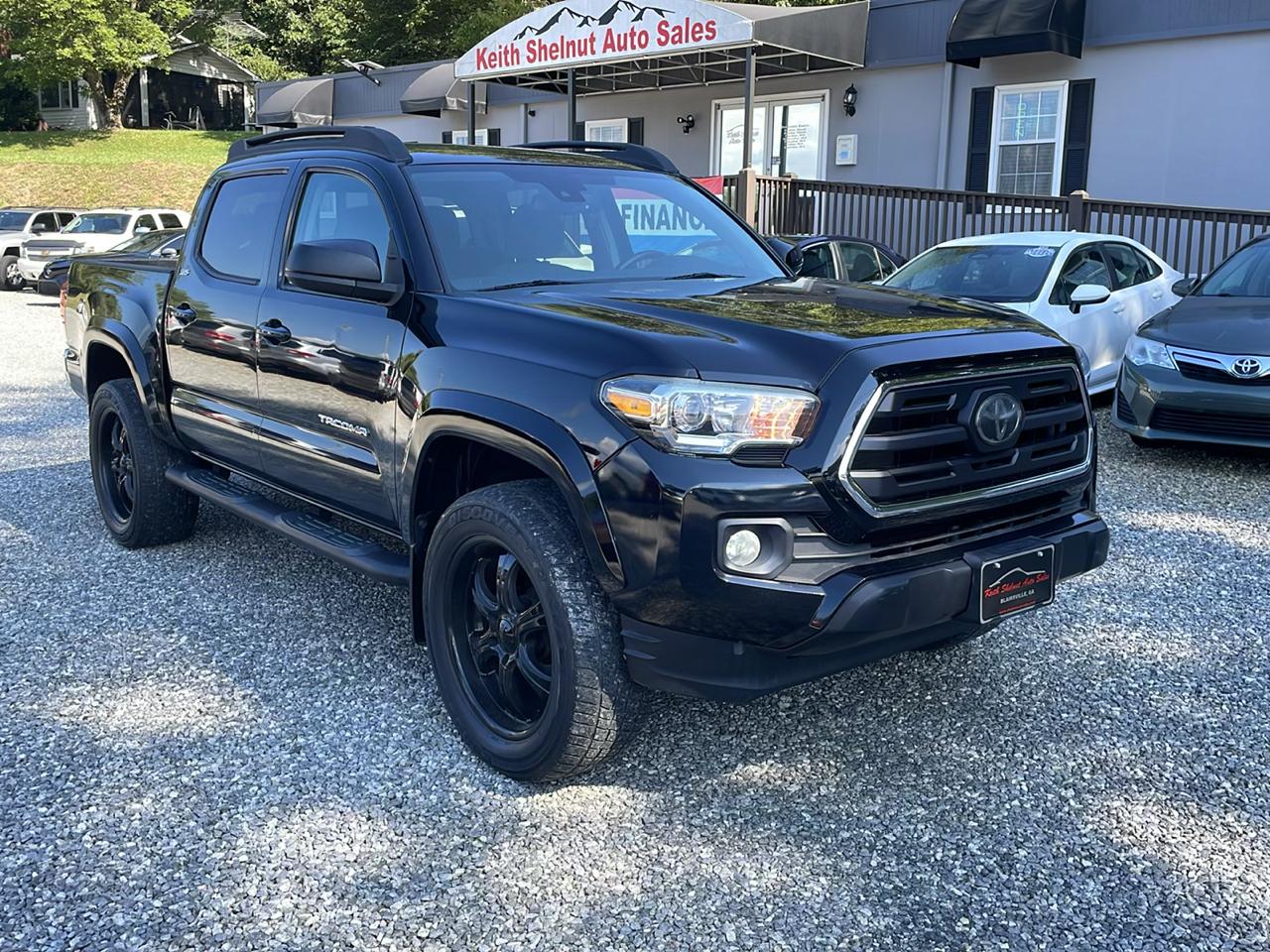 Toyota Tacoma 4WD Double Cab V6 AT SR5 (Natl) 2018