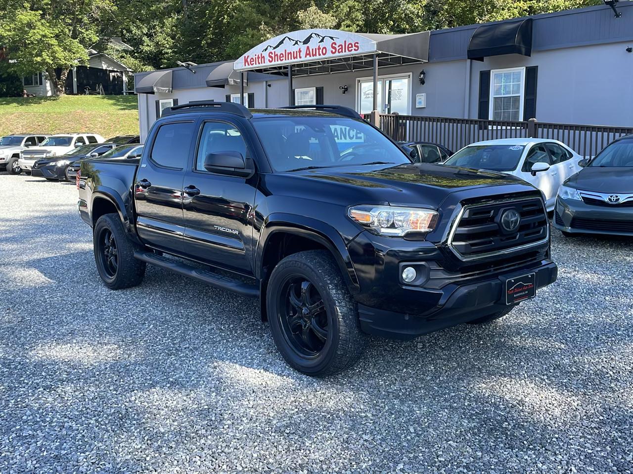 Toyota Tacoma 4WD Double Cab V6 AT SR5 (Natl) 2018