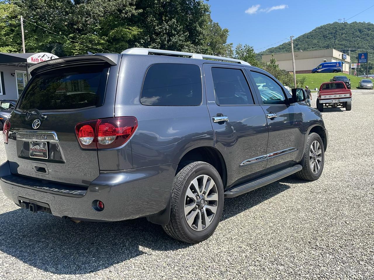 Toyota Sequoia Limited 4WD (Natl) 2019