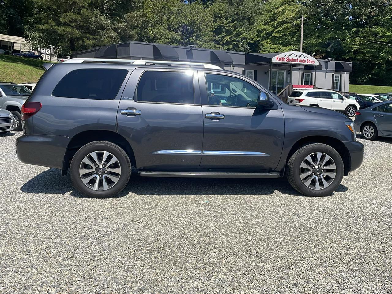 Toyota Sequoia Limited 4WD (Natl) 2019
