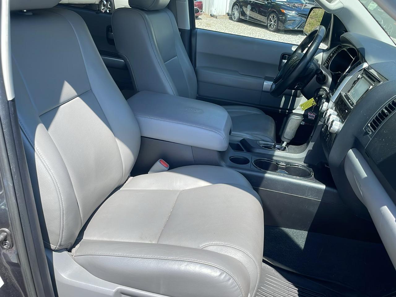 Toyota Sequoia Limited 4WD (Natl) 2019