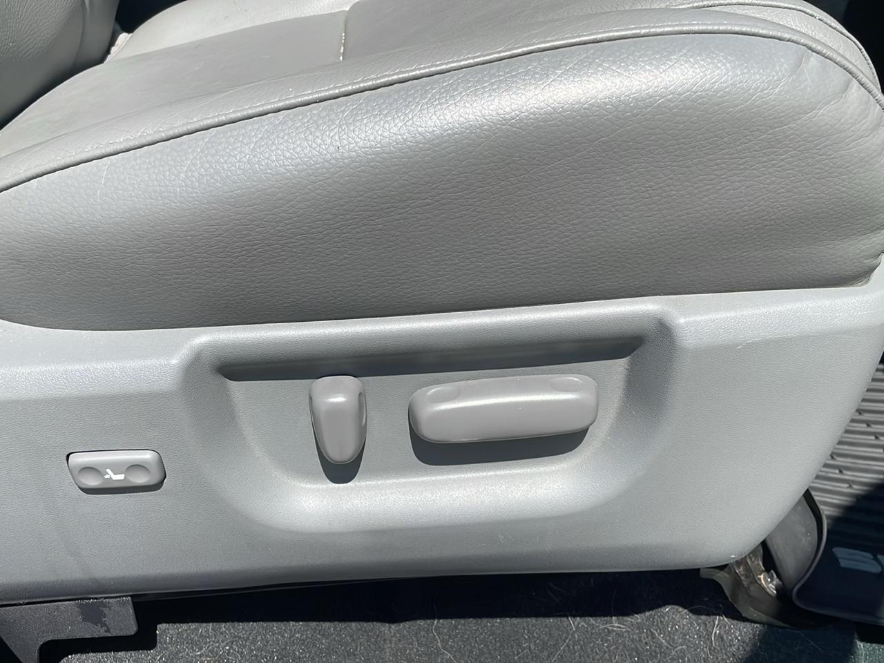Toyota Sequoia Limited 4WD (Natl) 2019