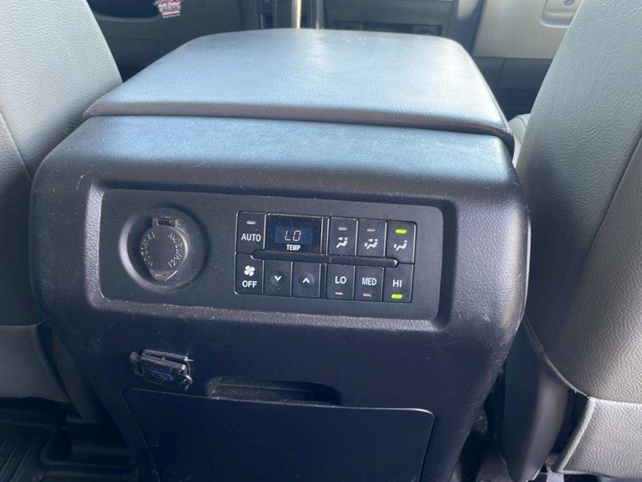 Toyota Sequoia Limited 4WD (Natl) 2019