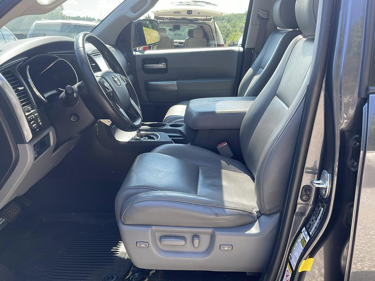 Toyota Sequoia Limited 4WD (Natl) 2019