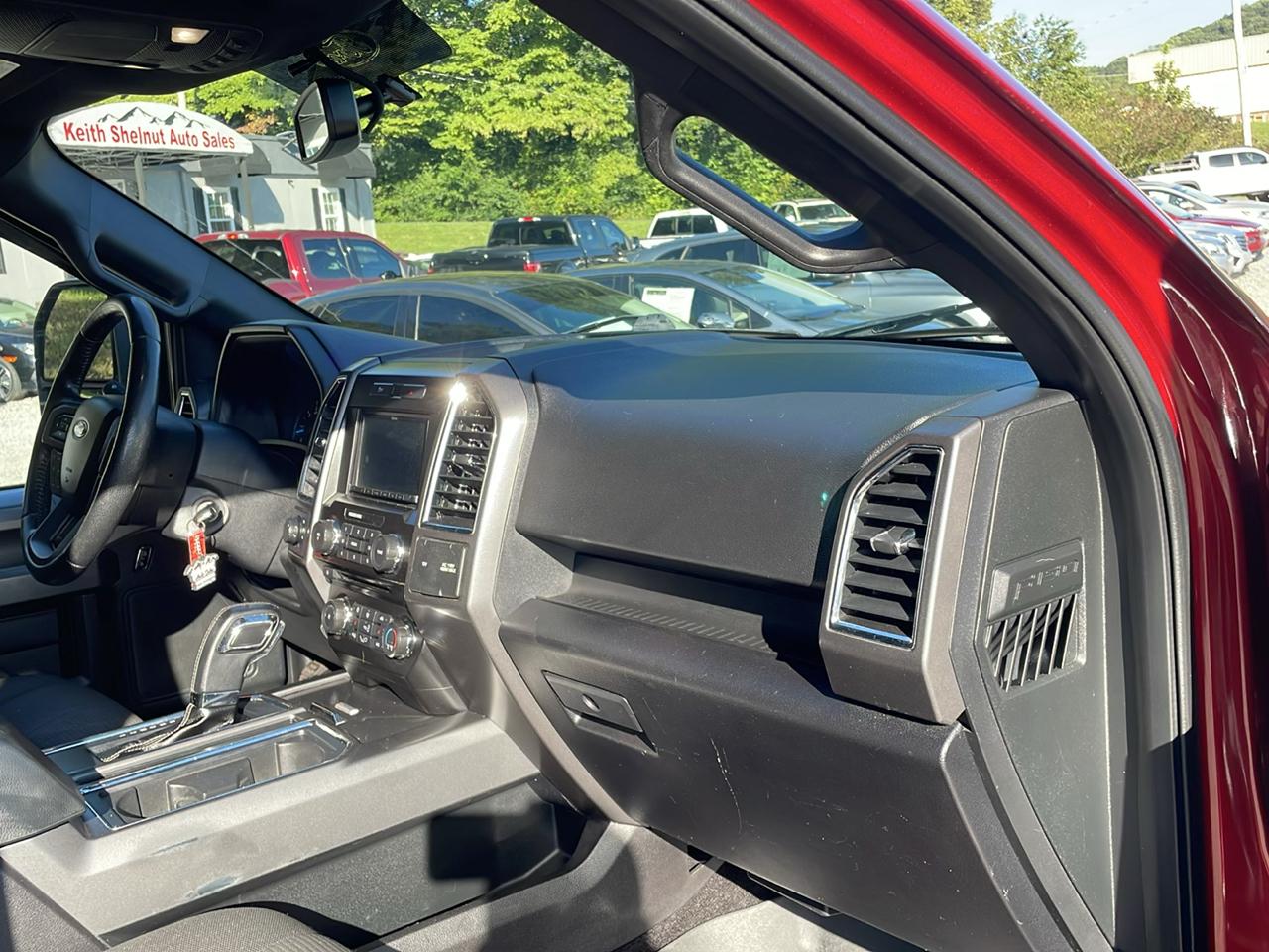 Ford F-150 4WD SuperCrew 145" XLT 2015