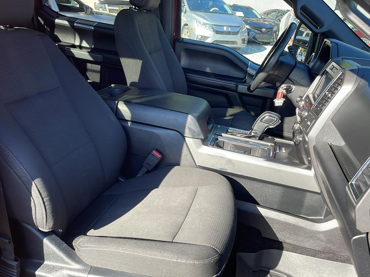Ford F-150 4WD SuperCrew 145" XLT 2015
