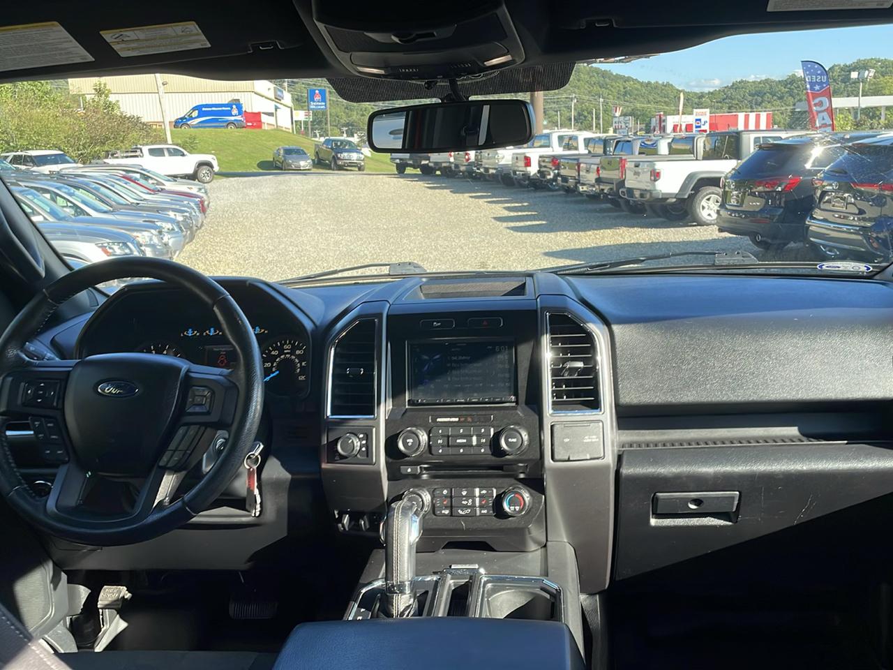 Ford F-150 4WD SuperCrew 145" XLT 2015