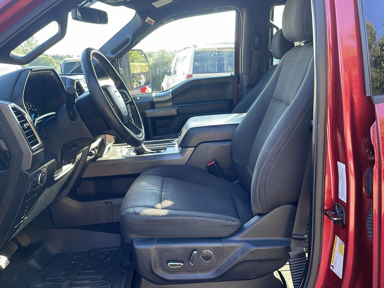 Ford F-150 4WD SuperCrew 145" XLT 2015