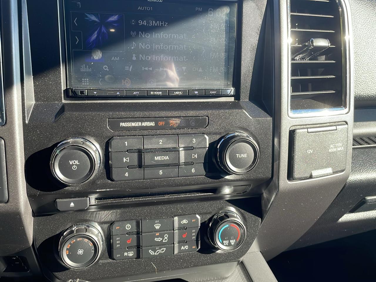 Ford F-150 4WD SuperCrew 145" XLT 2015