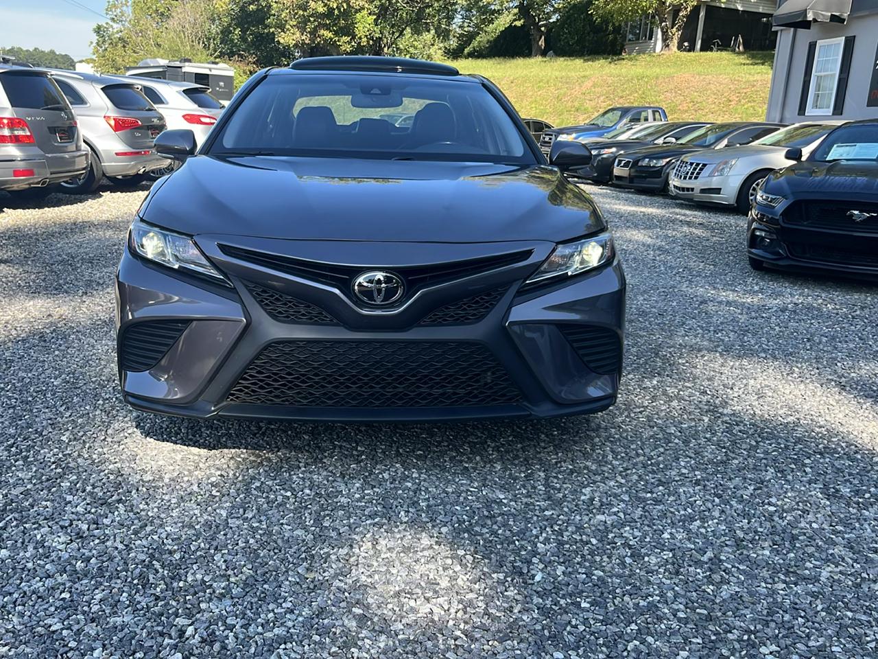 Toyota Camry photo 3