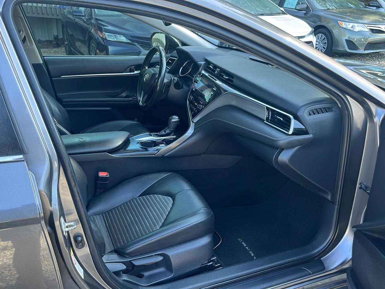 Toyota Camry photo 12