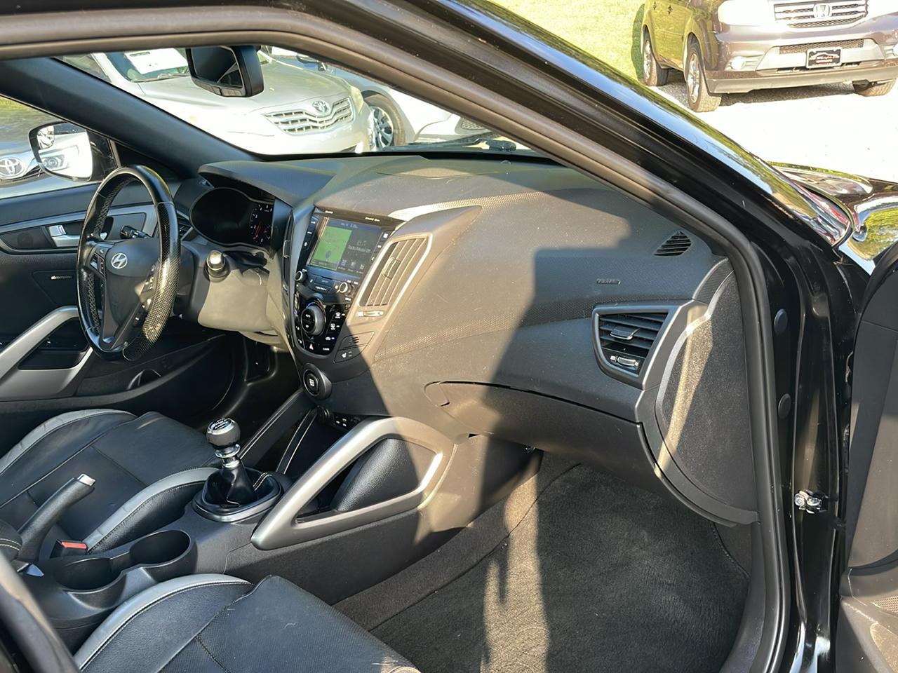 Hyundai Veloster photo 10
