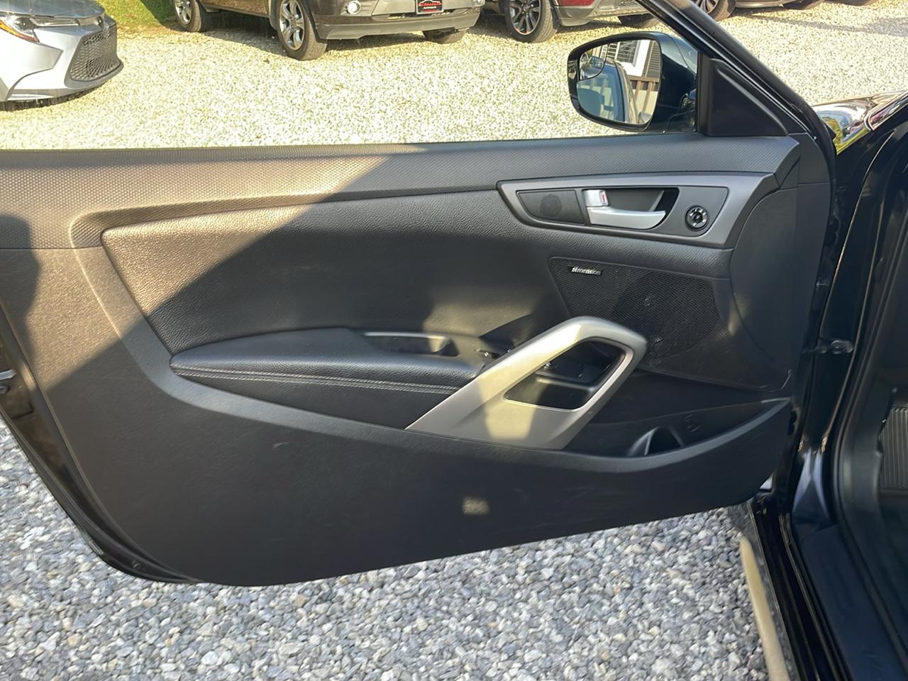 Hyundai Veloster photo 16