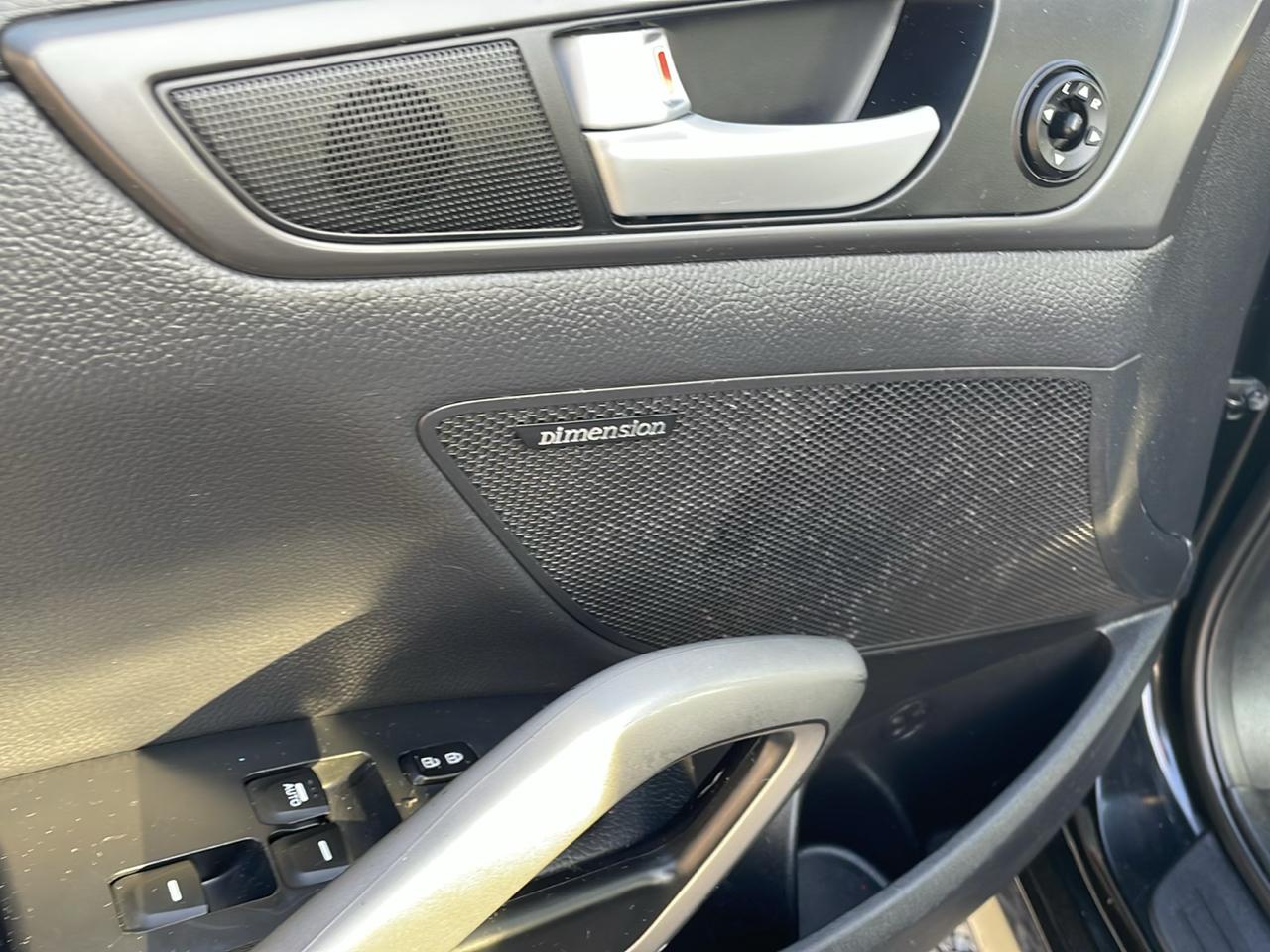 Hyundai Veloster photo 17
