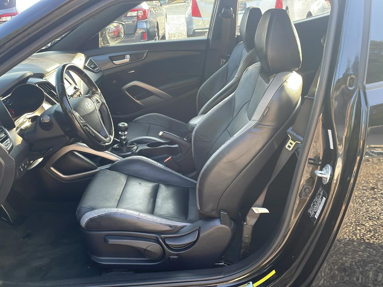 Hyundai Veloster photo 18