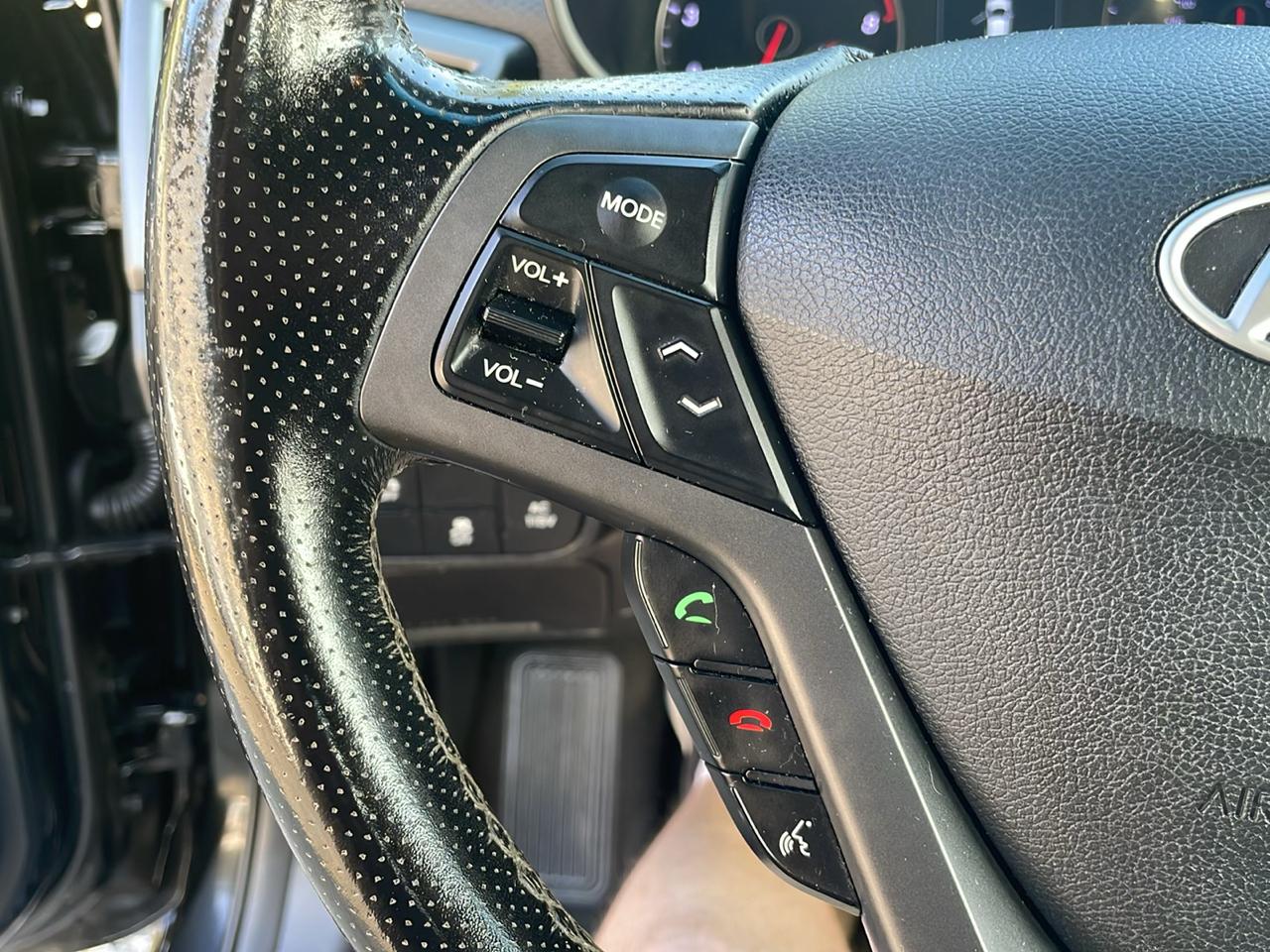 Hyundai Veloster photo 23